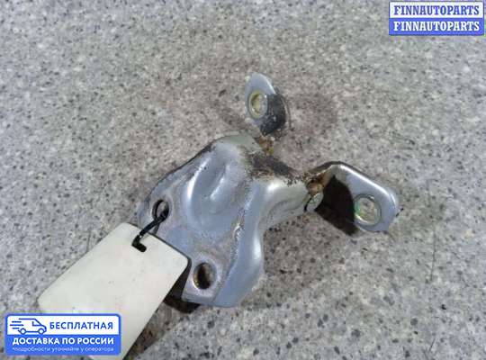 Петля двери на Mazda Premacy