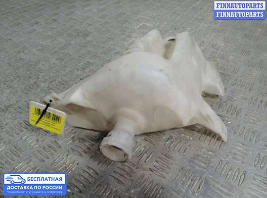 Бачок омывателя на Nissan Tino V10