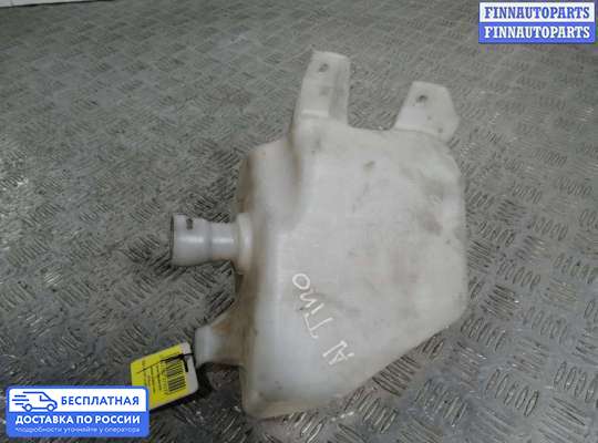 Бачок омывателя на Nissan Tino V10
