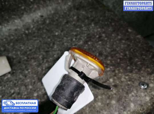 Повторитель поворота в крыло на Audi A6 (C4)