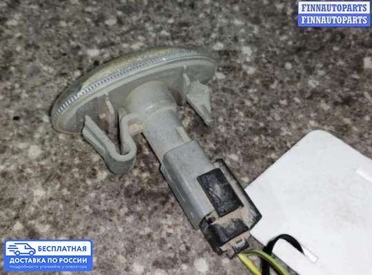 Повторитель поворота в крыло на Peugeot 307