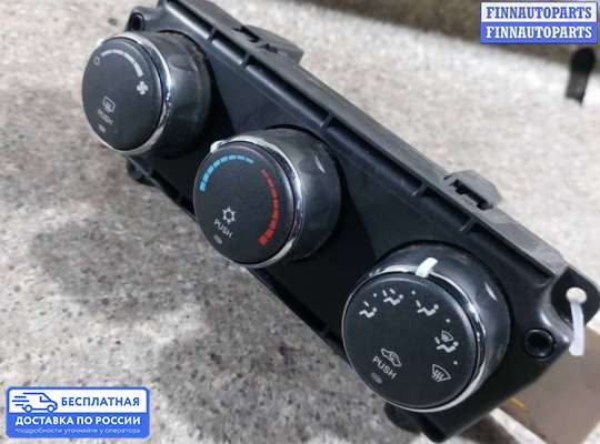 Блок управления печкой на Dodge Nitro