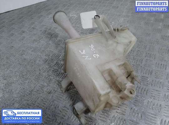 Бачок омывателя на Nissan Almera II N16
