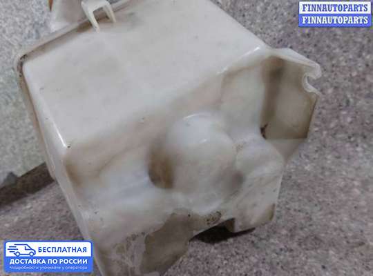 Бачок омывателя на Nissan Primera (P11)