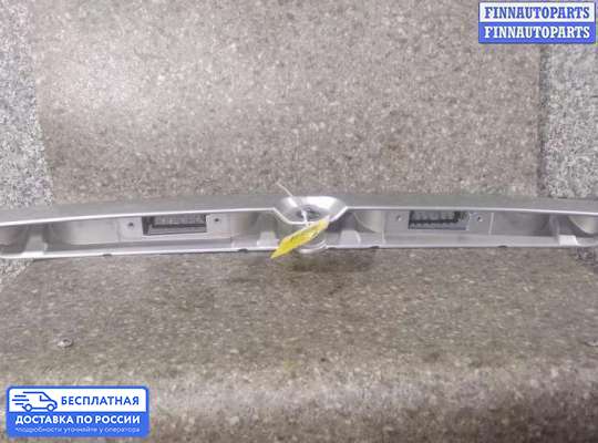 Планка подсветки номера на Opel Zafira A