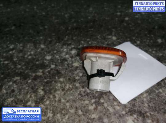 Повторитель поворота в крыло на Audi A6 (C4)