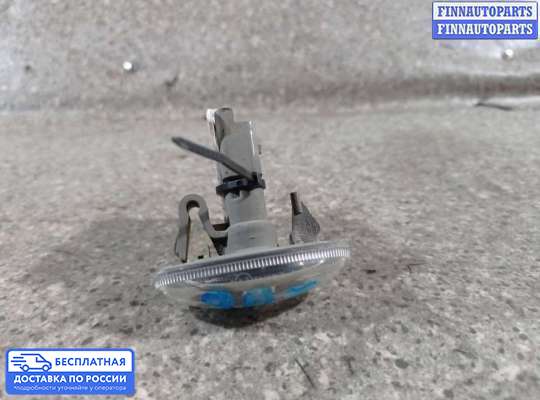 Повторитель поворота в крыло на Peugeot 307