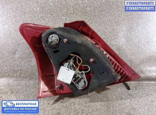 Фонарь задний на Toyota Yaris P9
