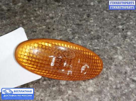 Повторитель поворота в крыло на Nissan Tino V10