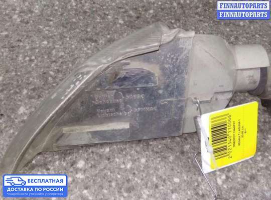 Поворотник передний на Renault Laguna I
