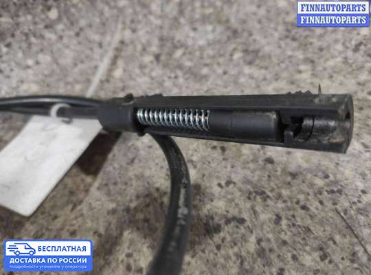 Трос капота на Volkswagen Passat B6 (3C)