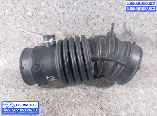 Патрубок (трубка, шланг) на Nissan Tino V10