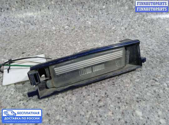 Планка подсветки номера на Toyota RAV4 II (XA20)