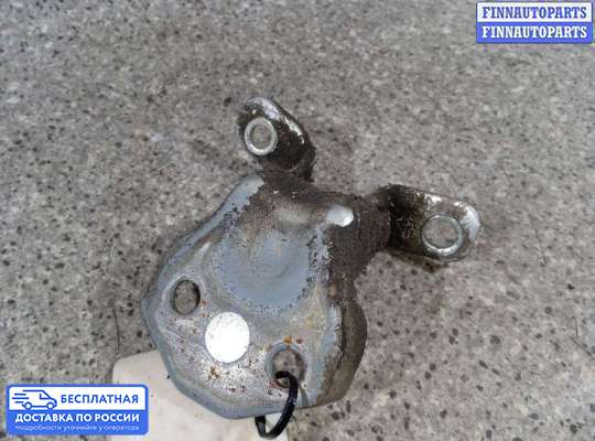 Петля двери на Mazda Premacy