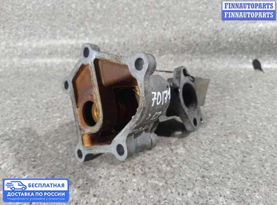Корпус термостата на Nissan Primera (P12)