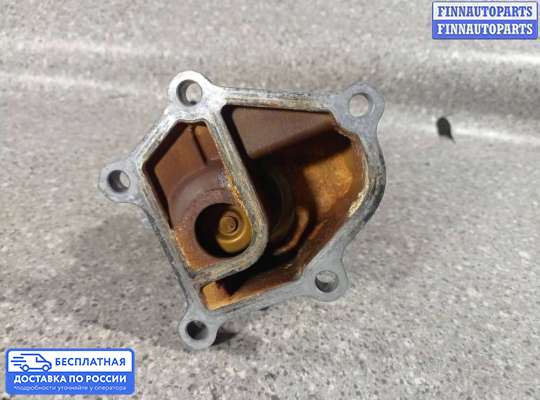 Корпус термостата на Nissan Primera (P12)