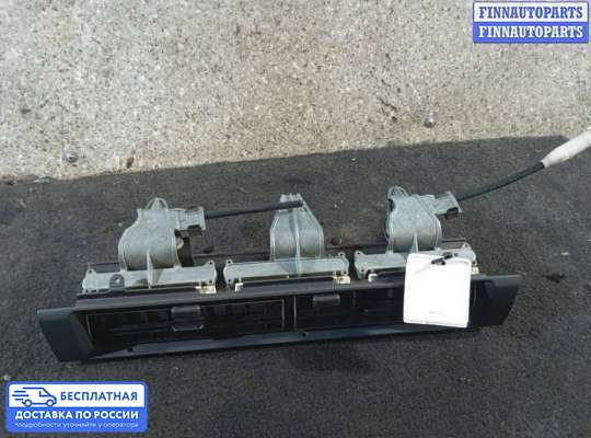 Дефлектор обдува салона на Mercedes-Benz S (W126)