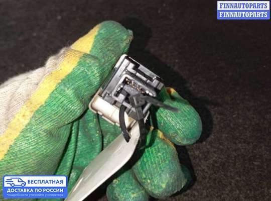 Кнопка аварийной остановки на Nissan Tiida I (C11)