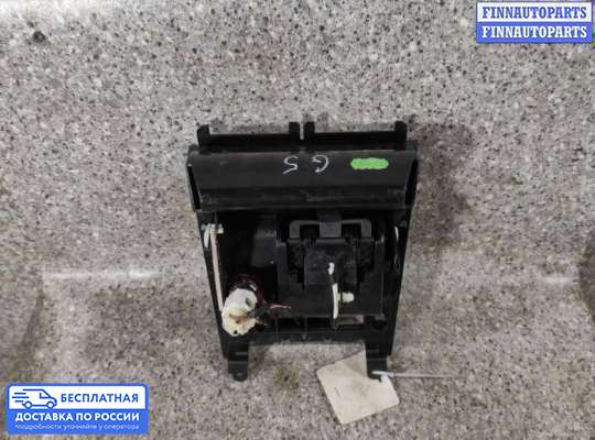 Бардачок (вещевой ящик) на Volkswagen Golf V (1K)