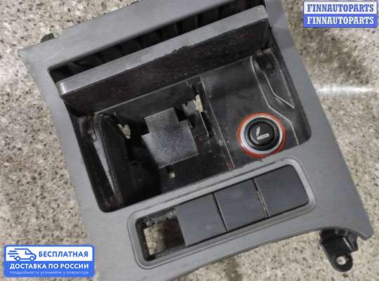 Бардачок (вещевой ящик) на Volkswagen Golf V (1K)
