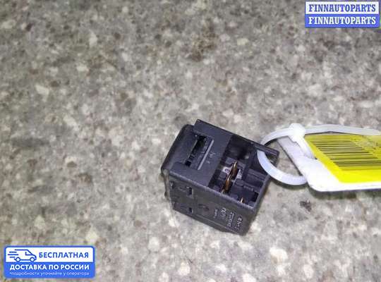 Блок управления стеклоподъёмниками на Volkswagen Bora (1J2)