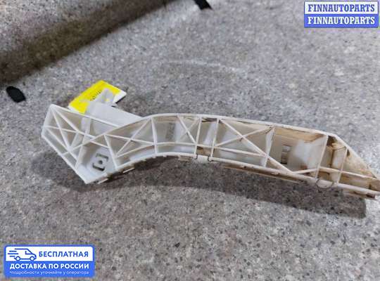 Кронштейн бампера на Mazda MPV II LW