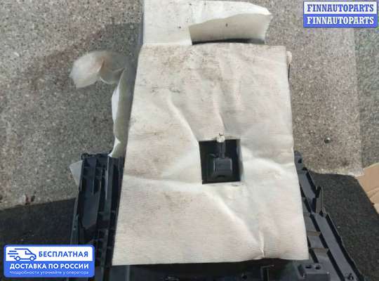 Бардачок (вещевой ящик) на Nissan Tiida I (C11)