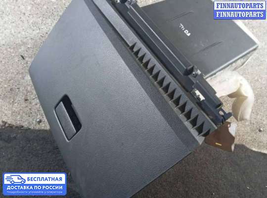 Бардачок (вещевой ящик) на Nissan Tiida I (C11)