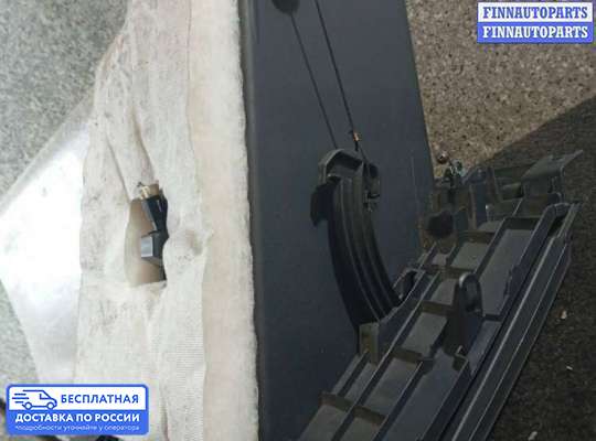 Бардачок (вещевой ящик) на Nissan Tiida I (C11)