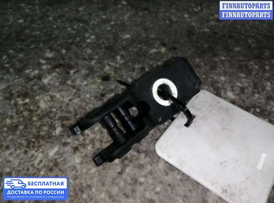 Поводок дворника на Nissan Primera (P12)