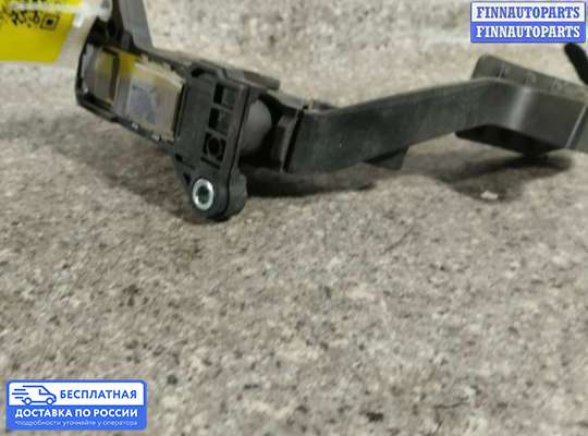Педальный узел (педаль) на Toyota Yaris P13