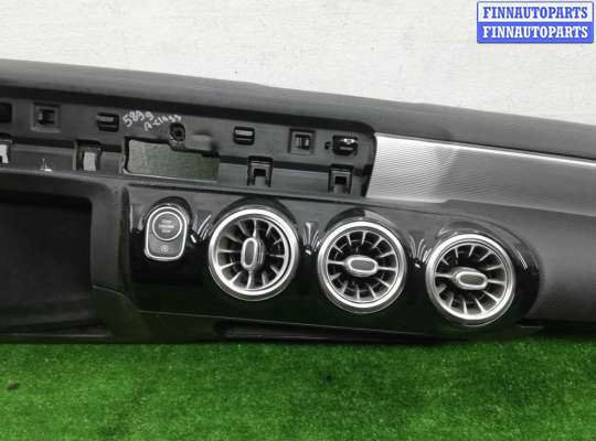 Панель передняя салона (Торпедо) на Mercedes-Benz A (W177)