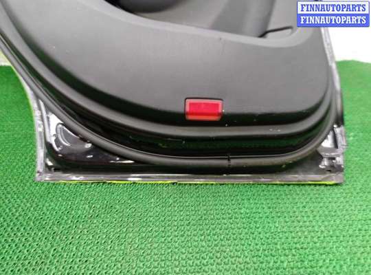 Замок боковой двери на Mercedes-Benz C (W205)