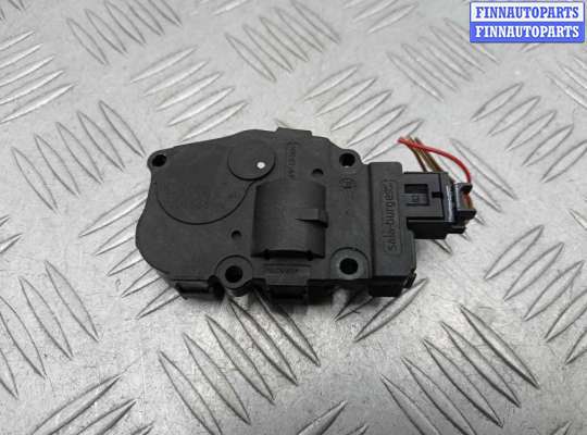Моторчик заслонки печки BM2397651 на BMW X1 E84 рестайлинг 2012 - 2015
