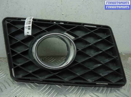 купить Заглушка (решетка) в бампер на Mercedes GLK (X204) 2008 - 2012