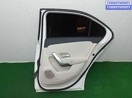 Стекло боковое двери на Mercedes-Benz A (W177)