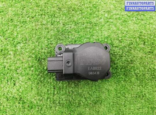 Моторчик заслонки печки LRN3235 на Land Rover Discovery IV (LA) рестайлинг 2013 - 2016