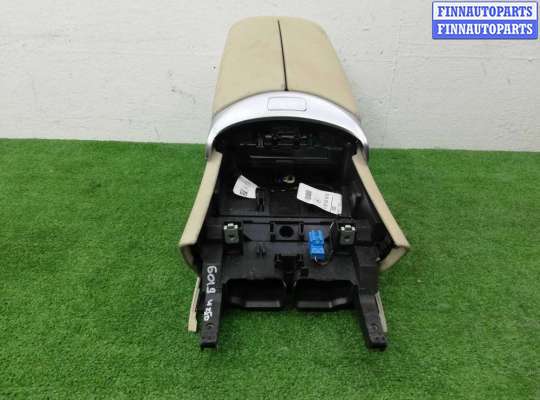 Подлокотник на Mercedes-Benz C (W205)