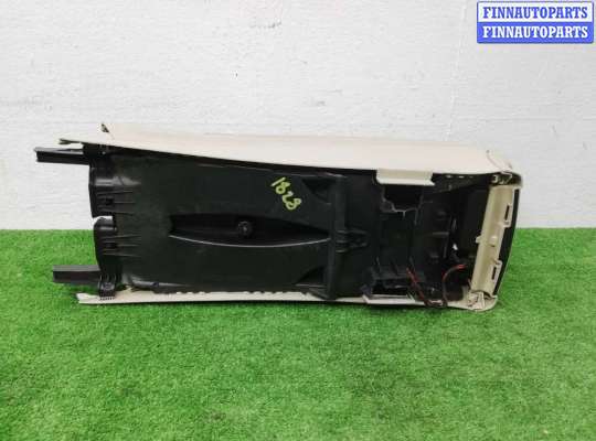 Подлокотник на Mercedes-Benz C (W205)