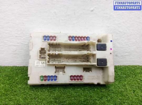 Блок предохранителей NS1004055 на Nissan Altima IV (L32) 2006 - 2012