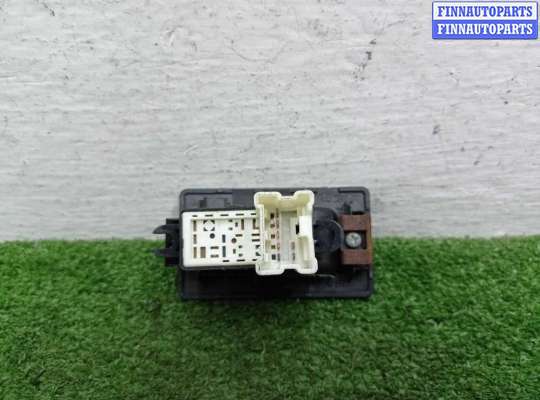 купить Кнопка стеклоподъемника на Infiniti QX56 (JA60) 2004 - 2007