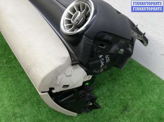 Панель передняя салона (Торпедо) на Mercedes-Benz A (W177)