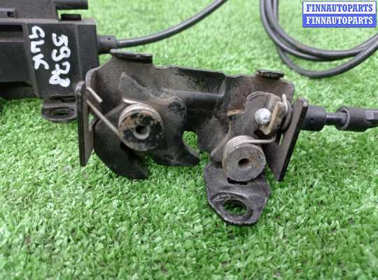 Замок капота на Mercedes-Benz GLK (X204)