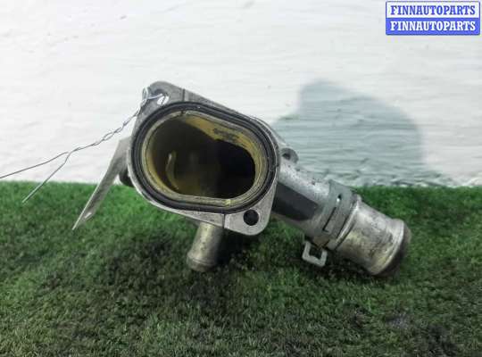 Фланец (тройник) системы охлаждения на Volkswagen Passat B5+ (3B, GP)