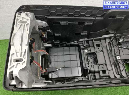 Подлокотник на Audi Q7 (4M)