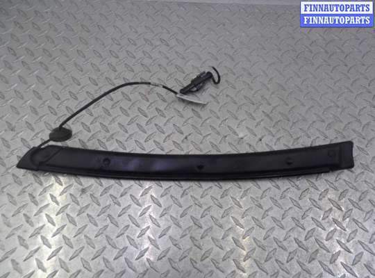 Накладка крышки багажника LN06543 на Lincoln Navigator II 2002 - 2006