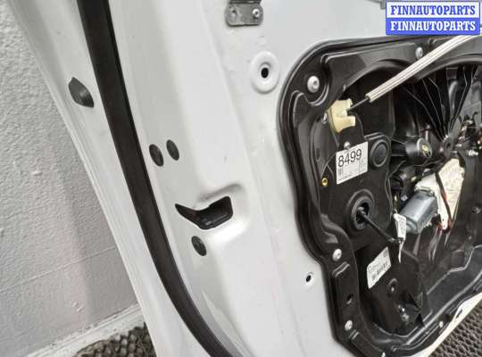 Стекло боковое двери на Volkswagen Touareg II (7P)