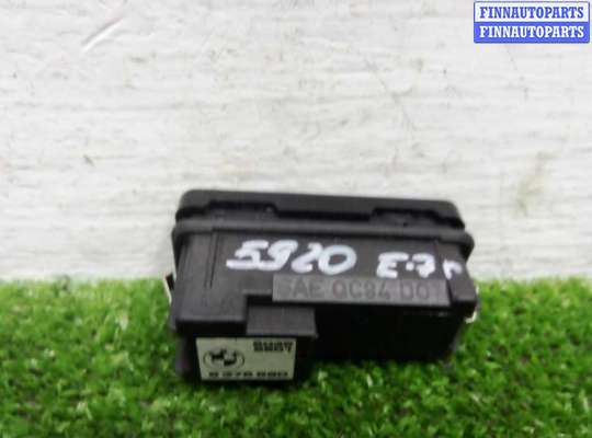 купить Кнопка открытия багажной двери на BMW X5 E70 рестайлинг 2010 - 2013