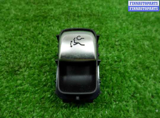 Кнопка открытия багажной двери MB1510564 на Mercedes C-klasse (W205)Рестайлинг 2018 - 2021