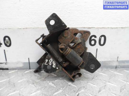 Замок капота